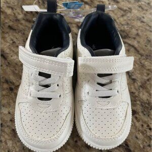 NEW w/ Tage Carters White Hook And Loop Port Sneakers Toddler Boys Size 6 Shoes